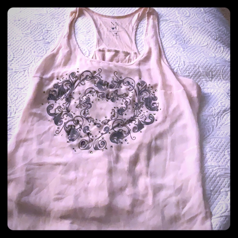 Light pink tank top with grey design